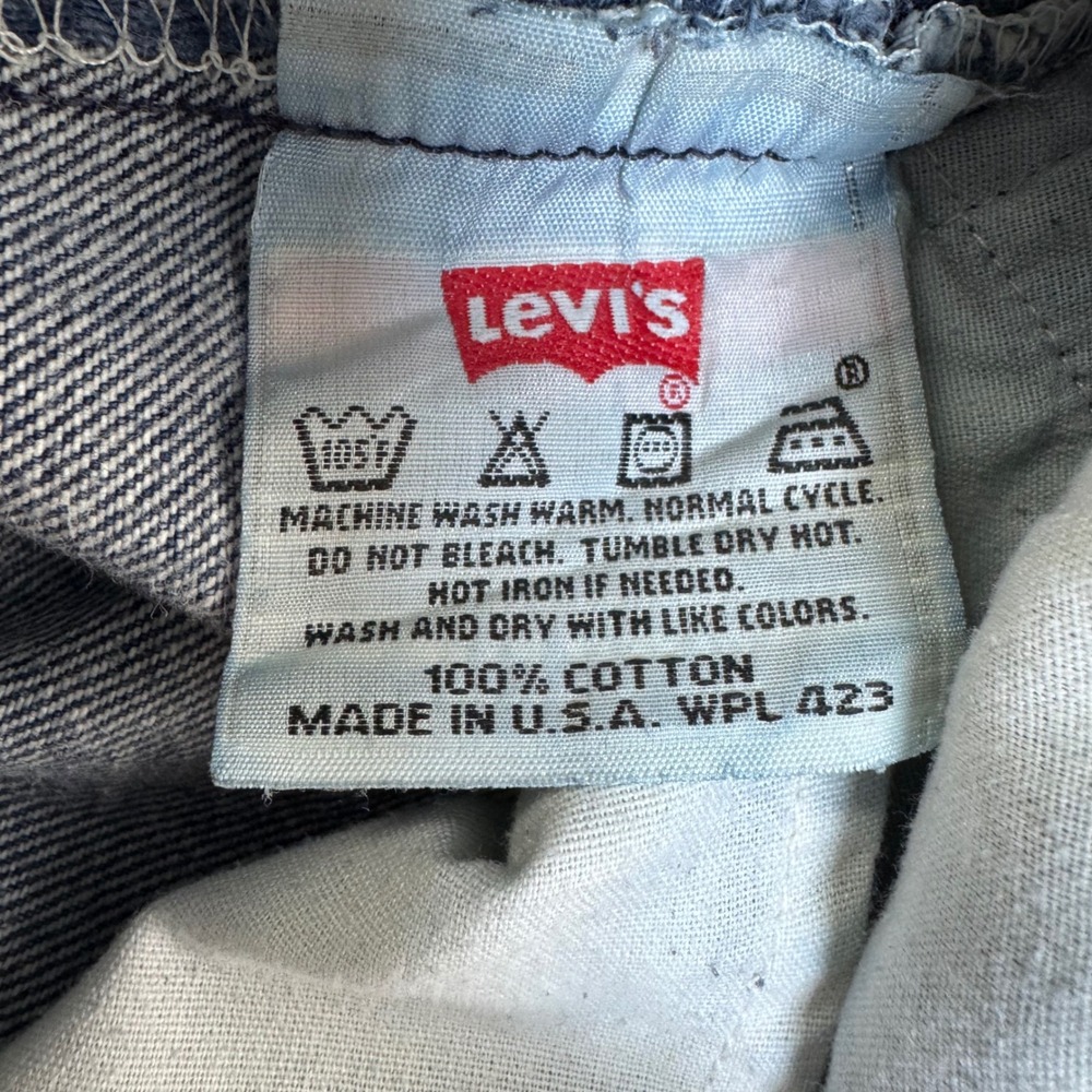 Vintage Levis 501 Jeans Womens Blue Light Wash Straight Made In USA Fits 28x31 - Picture 6 of 13